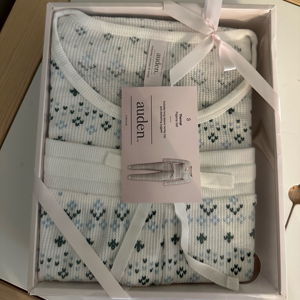 Auden pj set